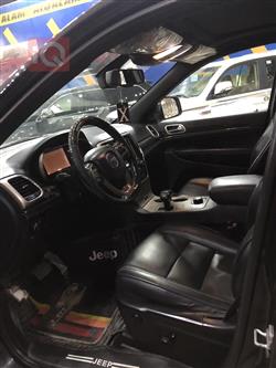 جیپ گراند شیرۆکی